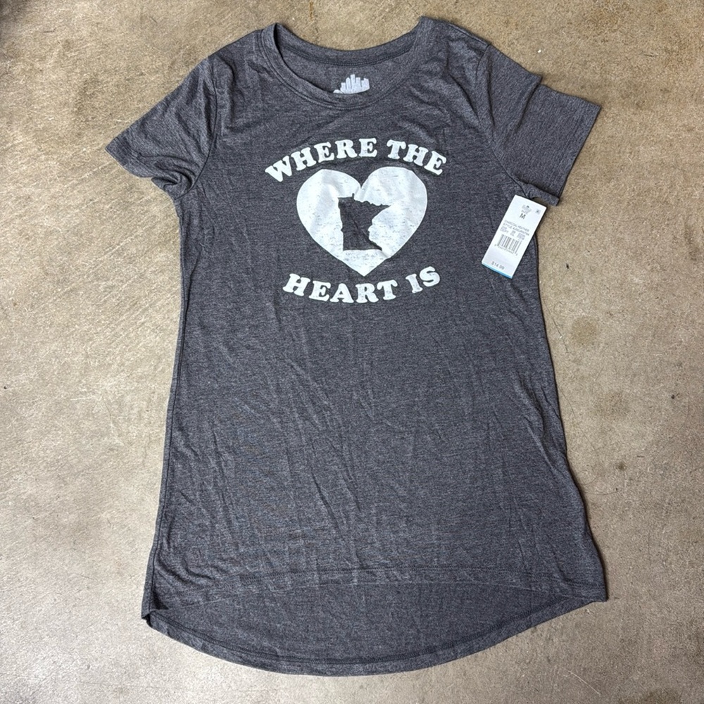 NWT Minnesota short sleeve tshirt